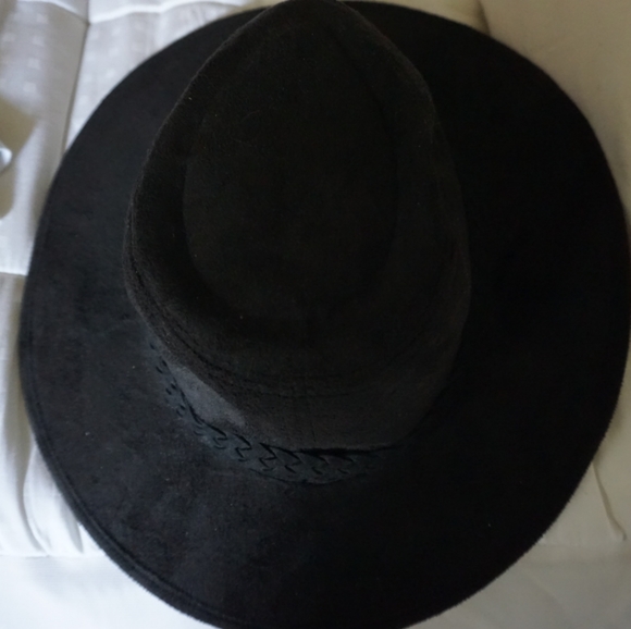 Hat - Picture 3 of 3